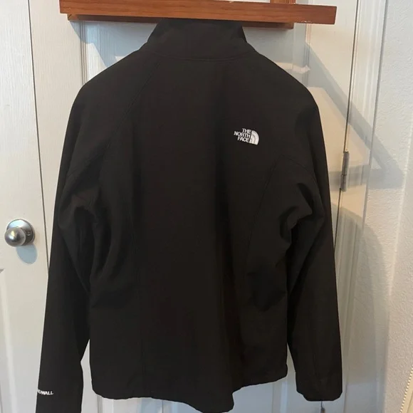 The North Face Black Softshell Jacket - Picture 6 of 6